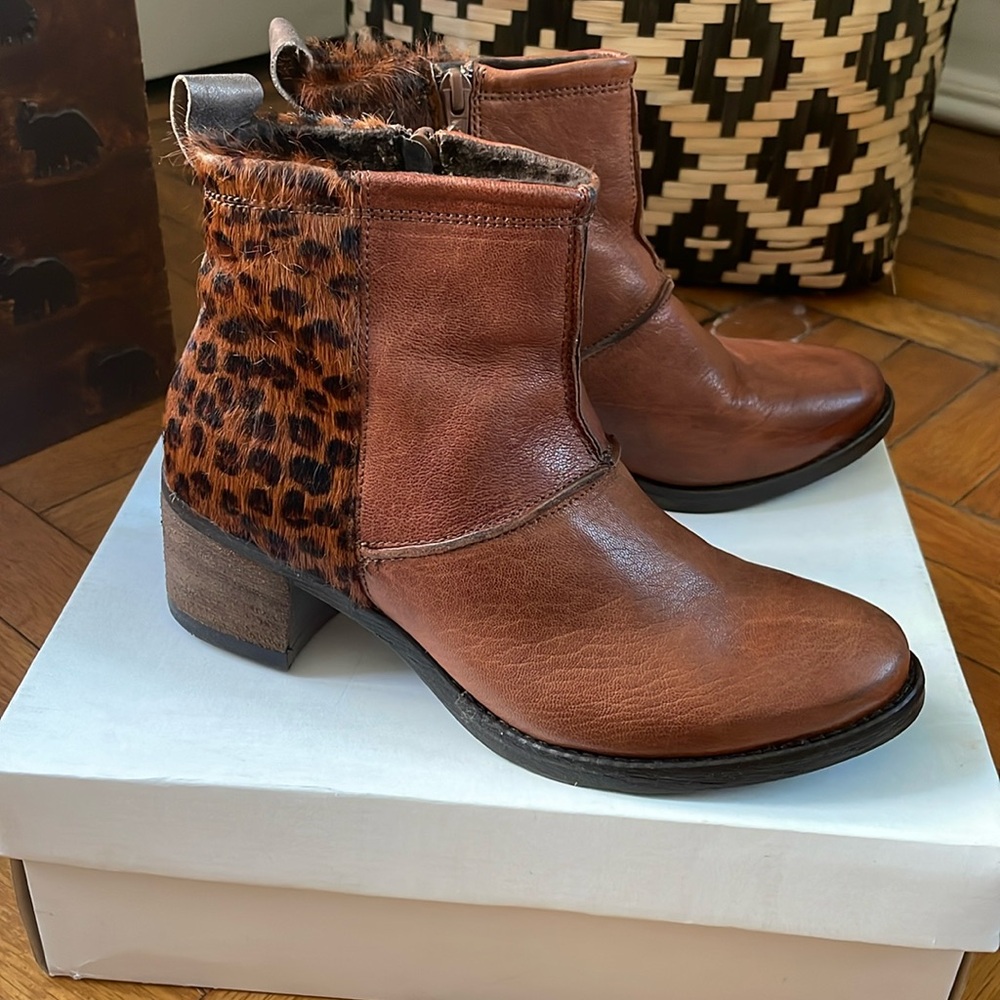 [Sundance] Leather and Calf Hair Cognac Boots